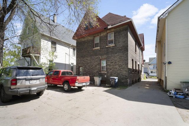 2000 Pierce STREET, Milwaukee, WI 53204