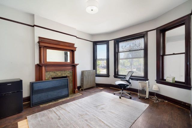 2000 Pierce STREET, Milwaukee, WI 53204