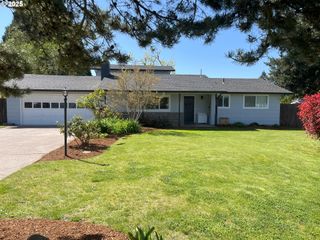 1060 DONDEA St, Springfield, OR 97478