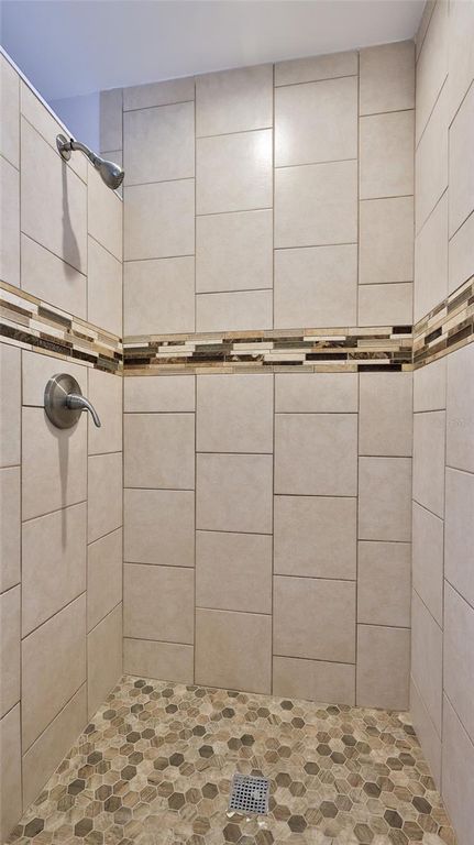 Image 21 of property listing at 11 SWAN AVENUE, New Smyrna Beach, FL 32168