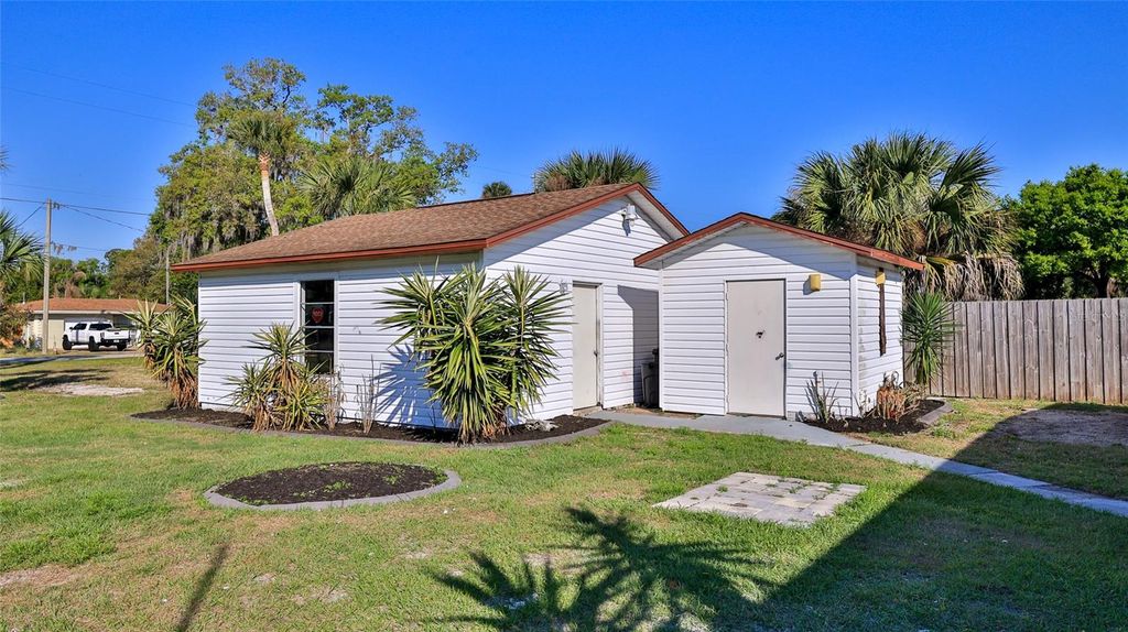 Image 4 of property listing at 11 SWAN AVENUE, New Smyrna Beach, FL 32168