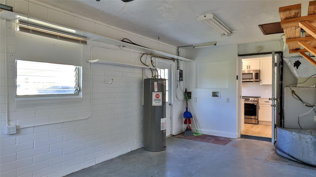 Image 31 of property listing at 11 SWAN AVENUE, New Smyrna Beach, FL 32168