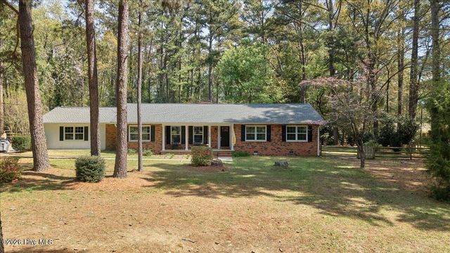 109 Grampian Way, Southern Pines, NC 28387