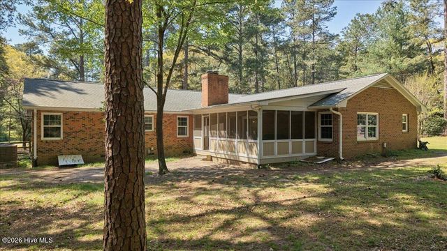 109 Grampian Way, Southern Pines, NC 28387