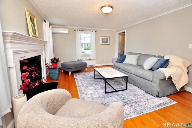 19 Fennbrook Road, West Hartford, CT 06119