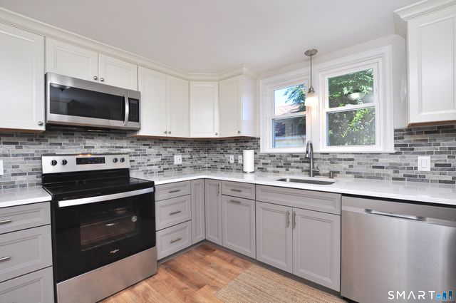 19 Fennbrook Road, West Hartford, CT 06119