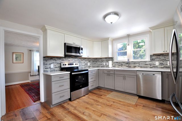 19 Fennbrook Road, West Hartford, CT 06119