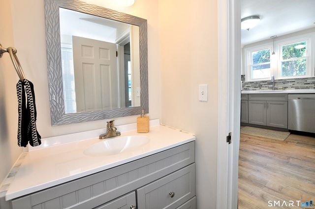 19 Fennbrook Road, West Hartford, CT 06119