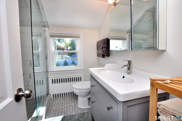 19 Fennbrook Road, West Hartford, CT 06119