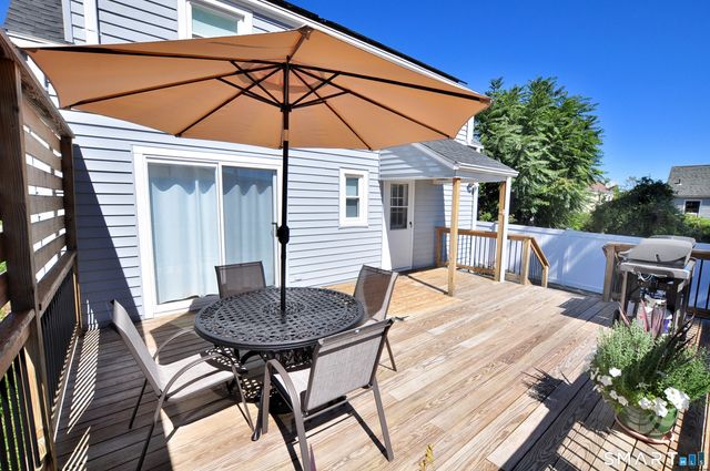 19 Fennbrook Road, West Hartford, CT 06119
