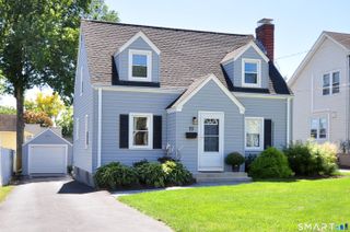 19 Fennbrook Road, West Hartford, CT 06119