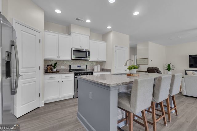206 Roundwood Way, Peachtree City, GA 30269