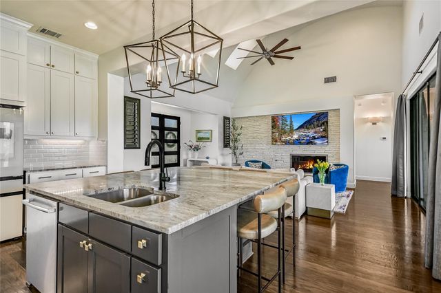 810 Crestone Stream DR, Austin, TX 78738