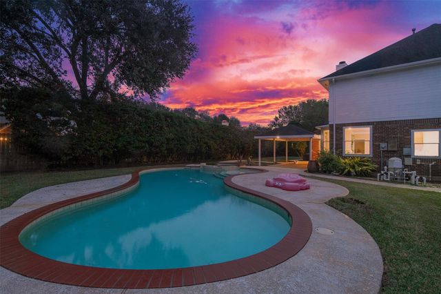 2402 Great Oaks Drive, Missouri City, TX 77459