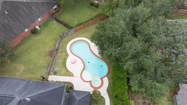 2402 Great Oaks Drive, Missouri City, TX 77459