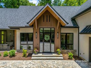 216 Shadybrook Trail, Hendersonville, NC 28739