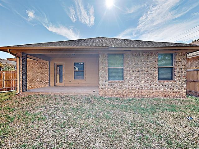 1045 Creekside Drive, Choctaw, OK 73020