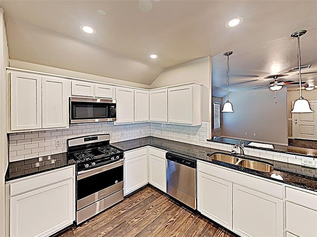1045 Creekside Drive, Choctaw, OK 73020