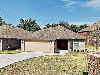 1045 Creekside Drive, Choctaw, OK 73020