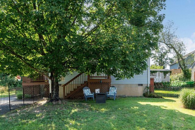 1404 PEACH ST, Waynesboro, VA 22980