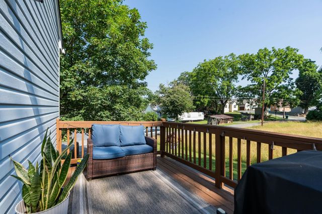 1404 PEACH ST, Waynesboro, VA 22980