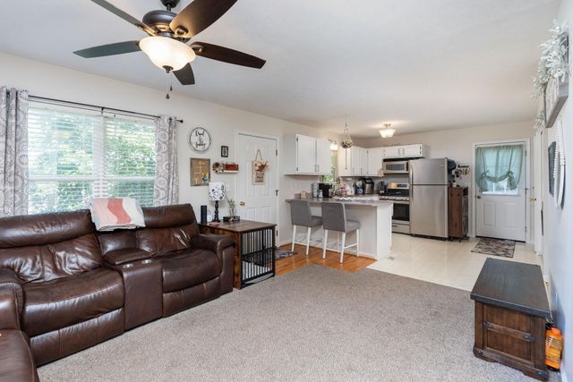 1404 PEACH ST, Waynesboro, VA 22980