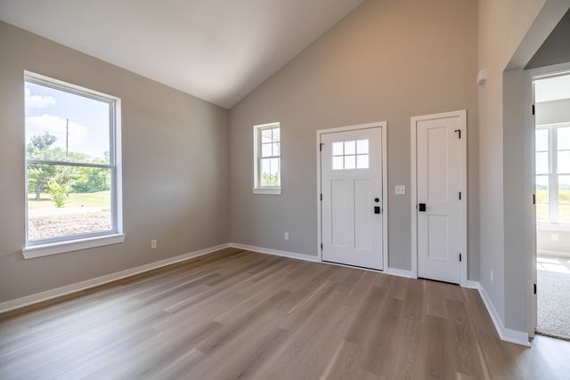 12 Redbud Row, Ottawa, IL 61350