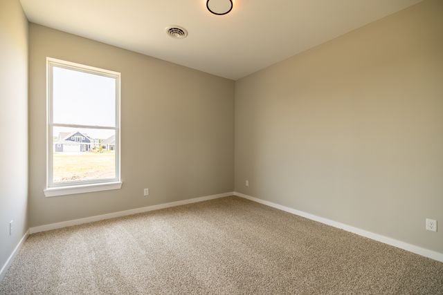 12 Redbud Row, Ottawa, IL 61350