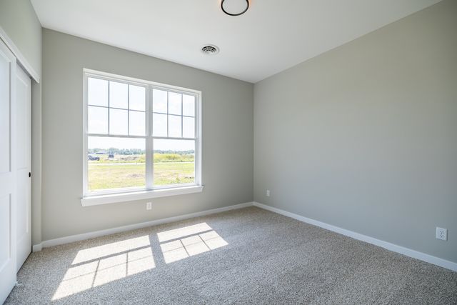 12 Redbud Row, Ottawa, IL 61350