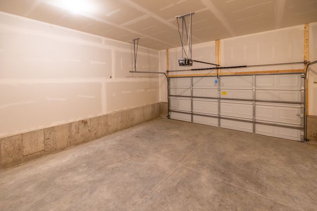 12 Redbud Row, Ottawa, IL 61350