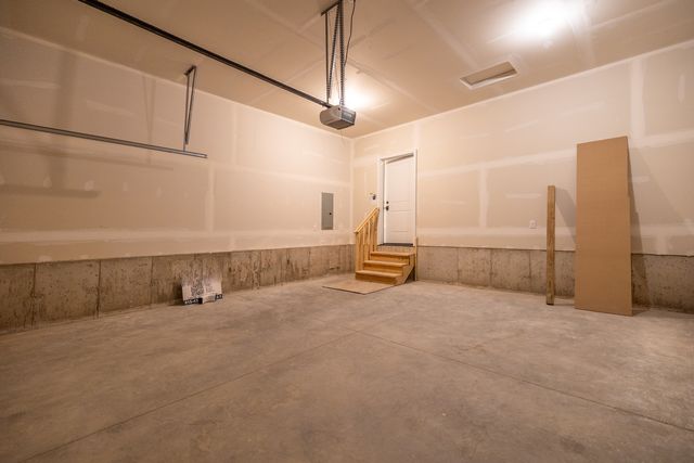 12 Redbud Row, Ottawa, IL 61350