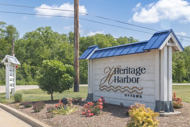 12 Redbud Row, Ottawa, IL 61350