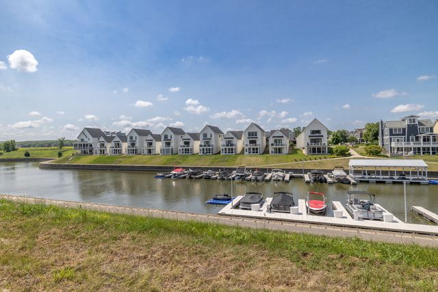 12 Redbud Row, Ottawa, IL 61350