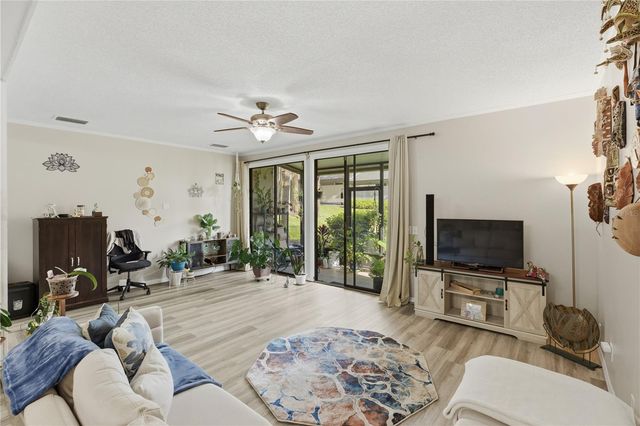 654 LAKE VILLAS DRIVE 654, Altamonte Springs, FL 32701