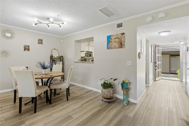 654 LAKE VILLAS DRIVE 654, Altamonte Springs, FL 32701