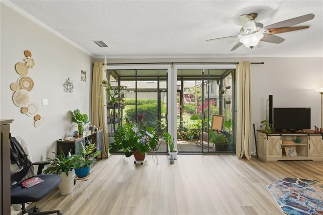 654 LAKE VILLAS DRIVE 654, Altamonte Springs, FL 32701