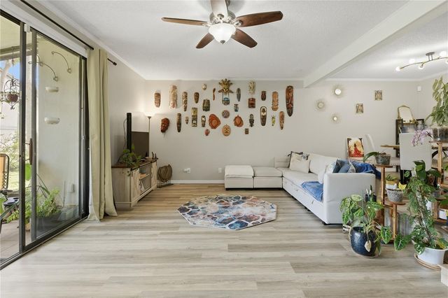 654 LAKE VILLAS DRIVE 654, Altamonte Springs, FL 32701