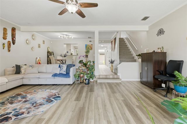 654 LAKE VILLAS DRIVE 654, Altamonte Springs, FL 32701