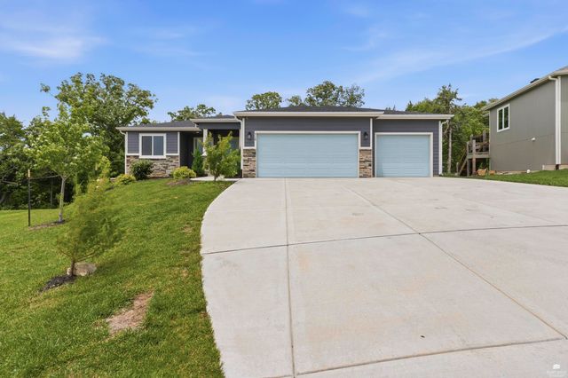 718 Fossilridge Circle, Manhattan, KS 66503