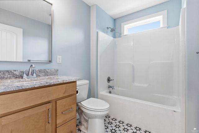 718 Fossilridge Circle, Manhattan, KS 66503