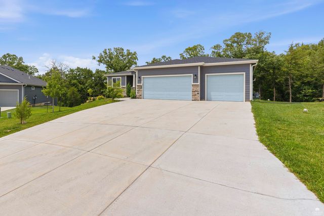 718 Fossilridge Circle, Manhattan, KS 66503