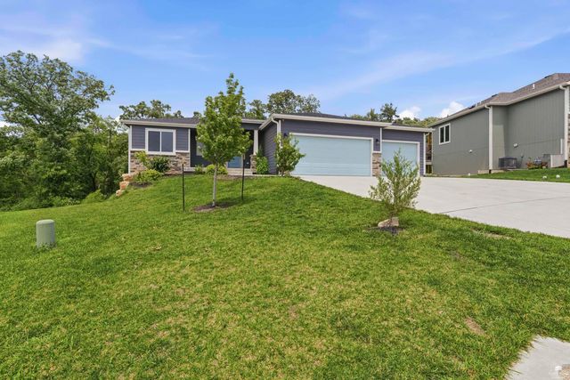 718 Fossilridge Circle, Manhattan, KS 66503