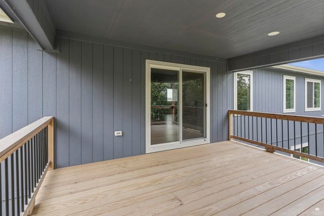 718 Fossilridge Circle, Manhattan, KS 66503