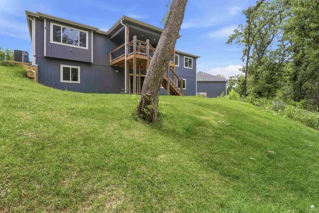 718 Fossilridge Circle, Manhattan, KS 66503