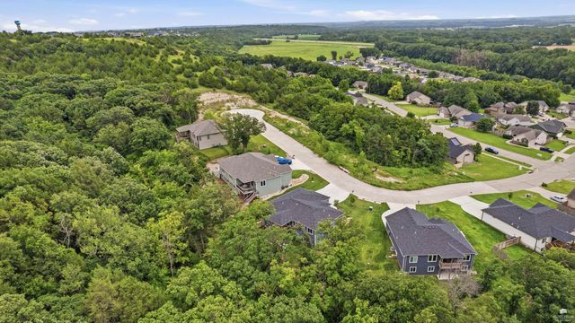 718 Fossilridge Circle, Manhattan, KS 66503