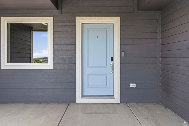 718 Fossilridge Circle, Manhattan, KS 66503
