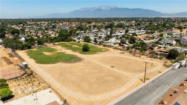 9944 Bloomington, Bloomington, CA 92316