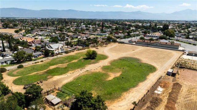 9944 Bloomington, Bloomington, CA 92316