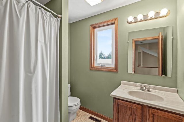 27 Country Hill Road, Nashua, NH 03063