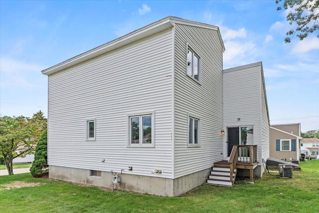 27 Country Hill Road, Nashua, NH 03063